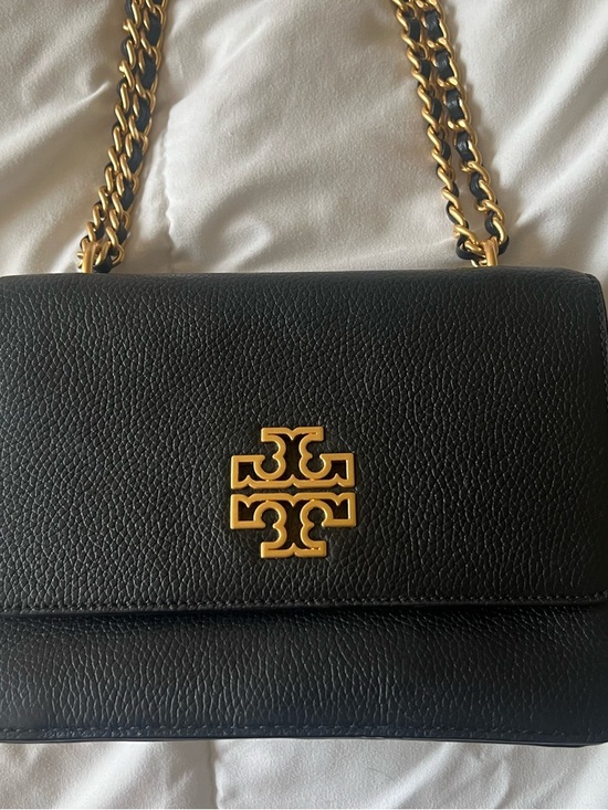 Tory Burch Handbags - Tory Burch Black Leather Shoulder Bag with Gold Logo Chain